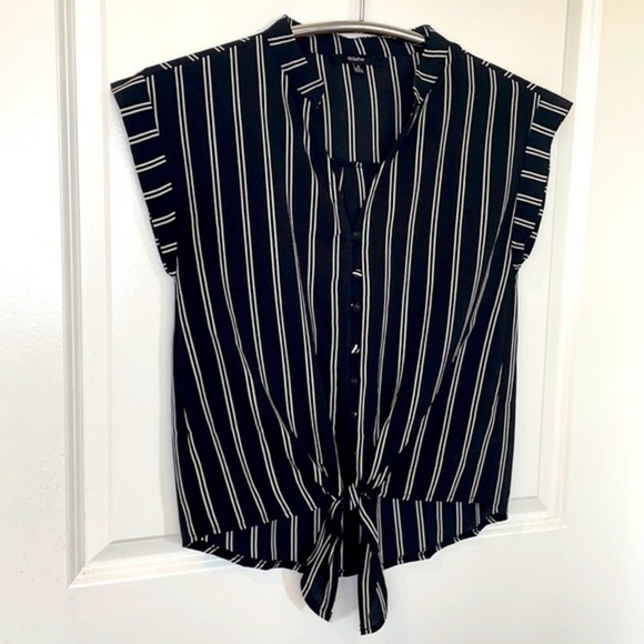 BLASHE | Women’s Black & White Vertical Striped  Blouse with Tied Bottom Size S - Picture 6 of 7